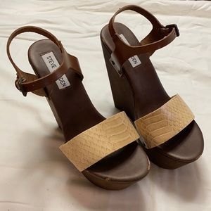 Steve Madden brown wedges